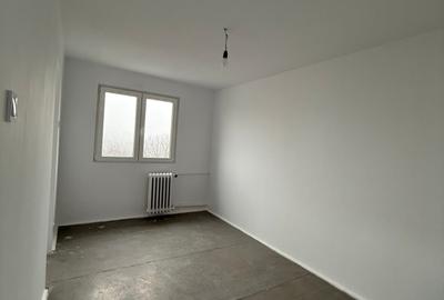 Vanzare Garsoniera Metrou Parc Drumul Taberei, Piata Moghioros - 1