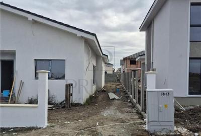 Duplex cu toate utilitatile - zona buna - posibilitate alege Duplex cu toate utilitatile - zona buna - posibilitate alege - 1