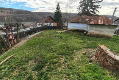 Teren intravilan cu casa veche Mioveni, zona Faget - 1