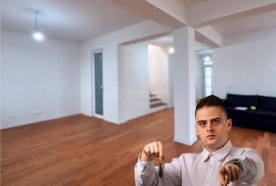 Casă cu Teren 412 Mp în Zăvoi - 1