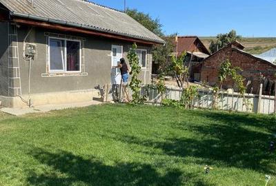 Casă cu 2 camere cu Teren 40 Mp în Gura Vadului - 1
