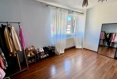 Apartament cu 3 camere semidecomandat, mobilat în Florești - 8