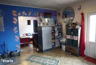 Casă cu 6 camere cu Teren 722 Mp în Bârsana - 8