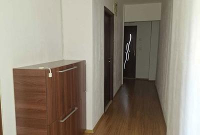 Apartament cu 3 camere decomandat în Central - 2