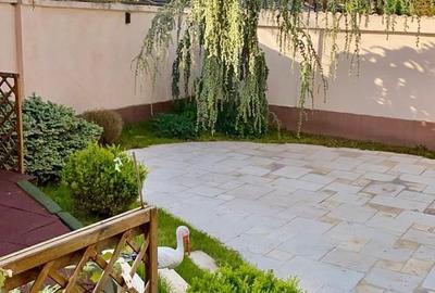 Casă individuală cu 7 camere cu Canalizare în Apărătorii Patriei - 23