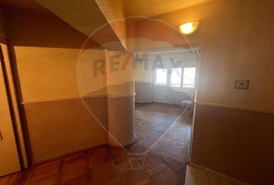 Apartament cu 4 camere de vanzare in zona Central Apartament cu 4 camere de vanzare in zona Central - 14