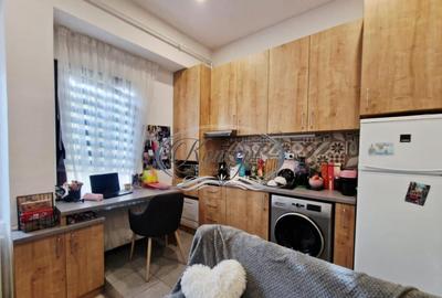 Investitie ideala: casa cu 2 unitati locative si curte, str. - 8