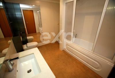 Apartament cu 4 camere decomandat, mobilat în Capitale - 10
