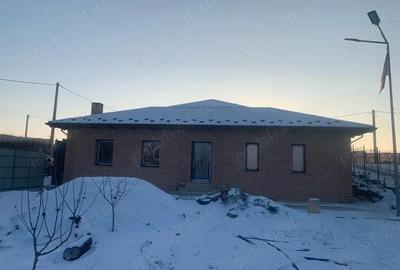 Casă cu Teren 426 Mp în Curtești - 10