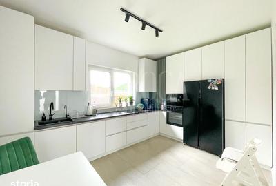 Casă cu 4 camere cu Teren 250 Mp în Florești - 2