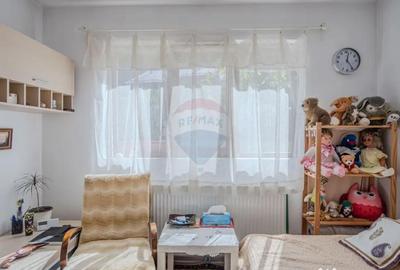 Casă cu 7 camere cu Garaj în Colonia 1 Mai - 16