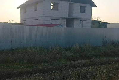 Casă cu 4 camere în Fughiu - 1