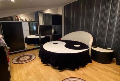 Casă cu 7 camere cu Teren 428 Mp în Central - 2