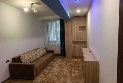 Apartament cu 3 camere decomandat în Tractorul - 3