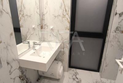 Apartament cu 3 camere semidecomandat, mobilat în Tei - 1