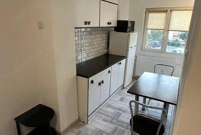 Garsonieră decomandată în 1 Mai - 5