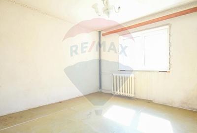 Apartament cu 2 camere de vanzare de renovat,  Bartolomeu - 7