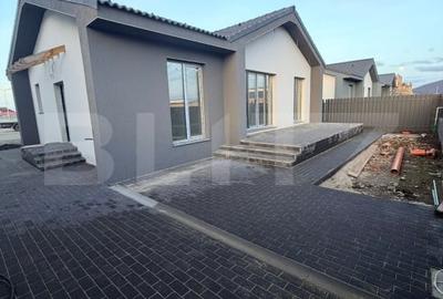 Casa de vanzare in Sanpetru – teren 300 m², suprafata utila 79 m², 174.999 EUR - 1