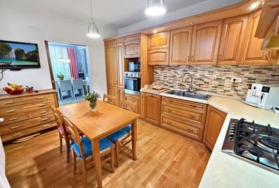 Casă individuală cu 10 camere cu Canalizare în Fratelia - 6