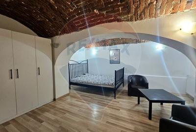 Apartament cu 1 camere semidecomandat în Central