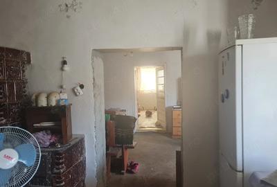 Casă cu 1 camere cu Teren 1500 Mp în Central