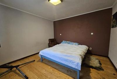 Casa individuala cu 5 Camere 3 Bai si Curte in Cristian - 9