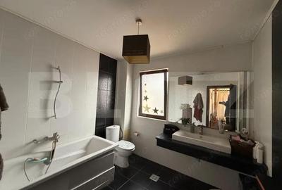 Casă cu Teren 1057 Mp în Central - 12