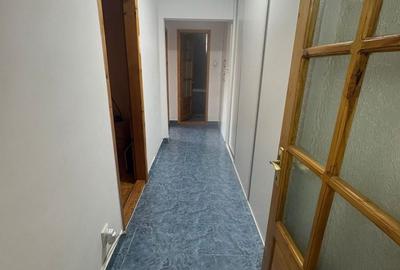 Apartament cu 4 camere semidecomandat în Central - 2