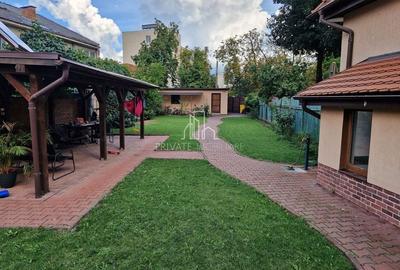 Casa De Vanzare, 700 Mp Teren, Zona Centrala - 2