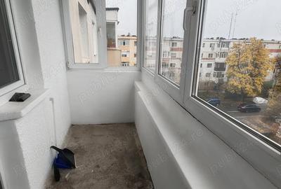 Apartament cu 3 camere decomandat în Găvana - 2