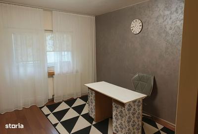 Apartament cu 4 camere decomandat în Central - 3