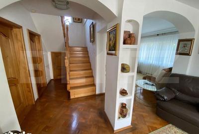 Casă cu 7 camere cu Teren 587 Mp în Răzvad - 9