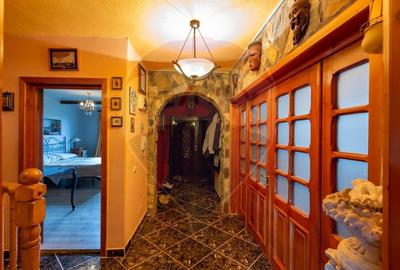 Casă cu 7 camere cu Teren 1020 Mp în Vest - 17