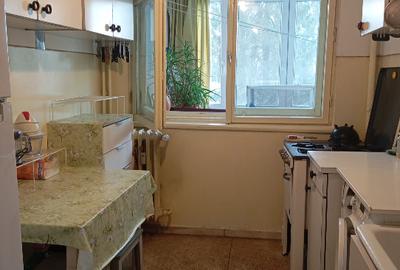 Direct proprietar Apartament 2 camere decomandate, bd. Al.. Obregia, et. 2/9 - 6