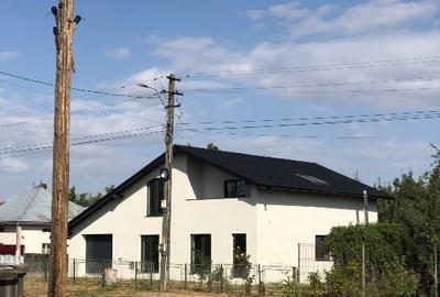 Casă de vânzare Dumbrăvița - 1