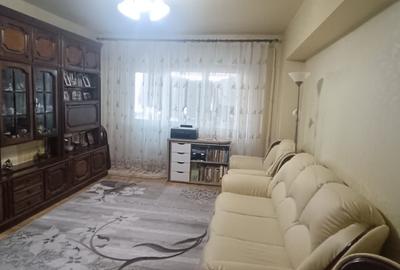 Apartament cu 4 camere decomandat în Cug