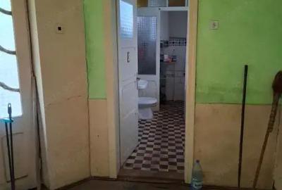Casa mare 4 camere cu gaz Strada V.Lucaciu colt cu I.L. Caragiale in Nadlac - 2