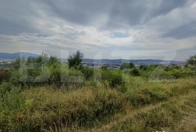 Teren de 918 mp, în Central - 3