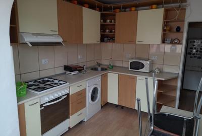 Apartament cu 2 camere decomandat în Central - 3
