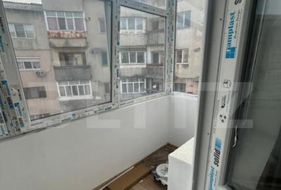 Apartament cu 2 camere semidecomandat în Micro 11 - 1