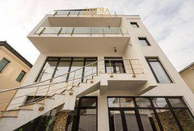 Casă individuală cu 8 camere cu Canalizare în Ultimul leu - 2