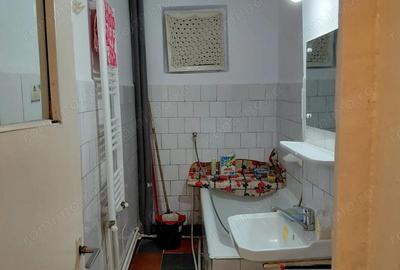 Apartament 2 camere Port, etaj 1/4 3 balcoane, centrala, geam la baie - 2