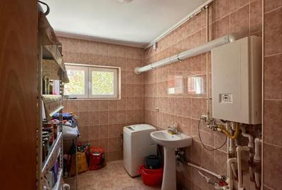 Casă cu 4 camere în Zăvoi - 3