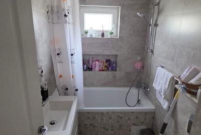 Apartament cu 3 camere în Micro 16 - 1