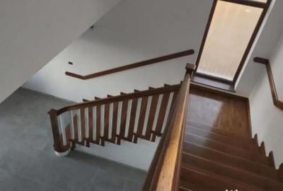 Casă cu 7 camere cu Teren 2500 Mp în Marginea - 1