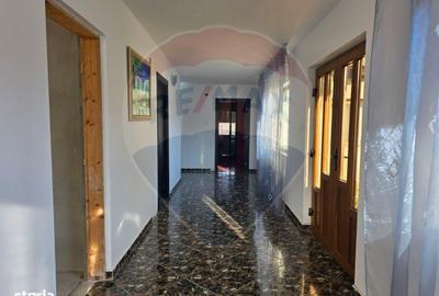 Casă cu 3 camere cu Teren 966 Mp în Gârleni - 15