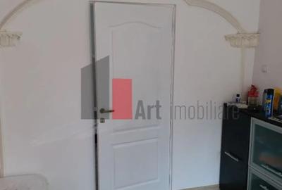 Casă cu 7 camere cu Canalizare în Crângași - 9