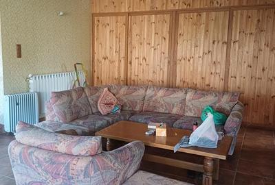 Casă cu 6 camere în Ștefănești