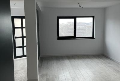 Casă cu 4 camere cu Teren 280 Mp în Central - 1