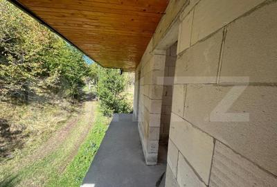 Casa la rosu in zona Bargau - 2